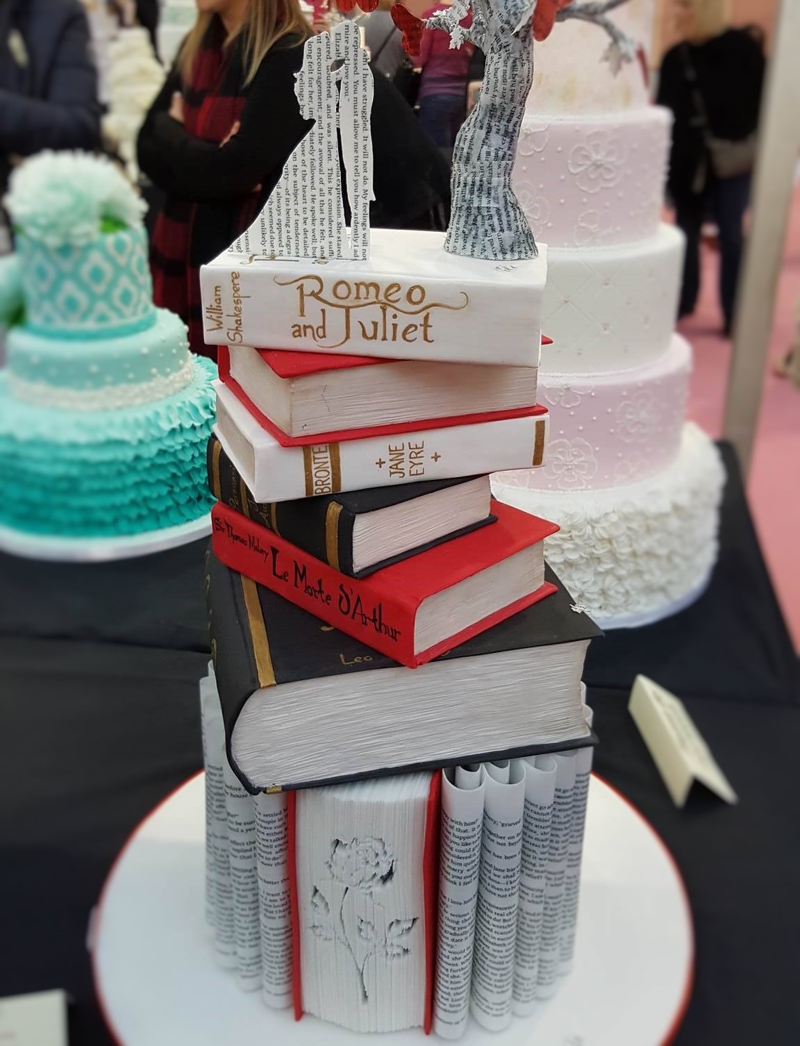 Wedding Cake Inspiration - Romeo and Juliet Books